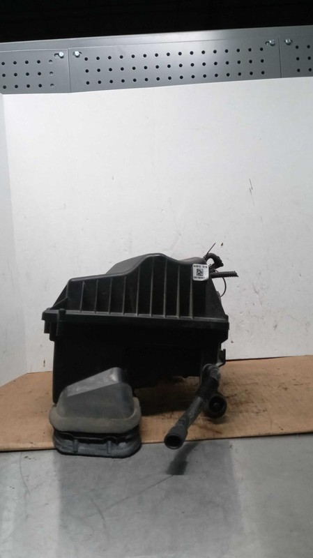 2015 Chevrolet Cruze Air Cleaner Assembly OEM 13324655 Used 84K Miles Black