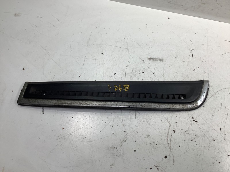 84-87 Honda Civic 4D Left Rear Pillar Molding 73808-SB4-960 OEM