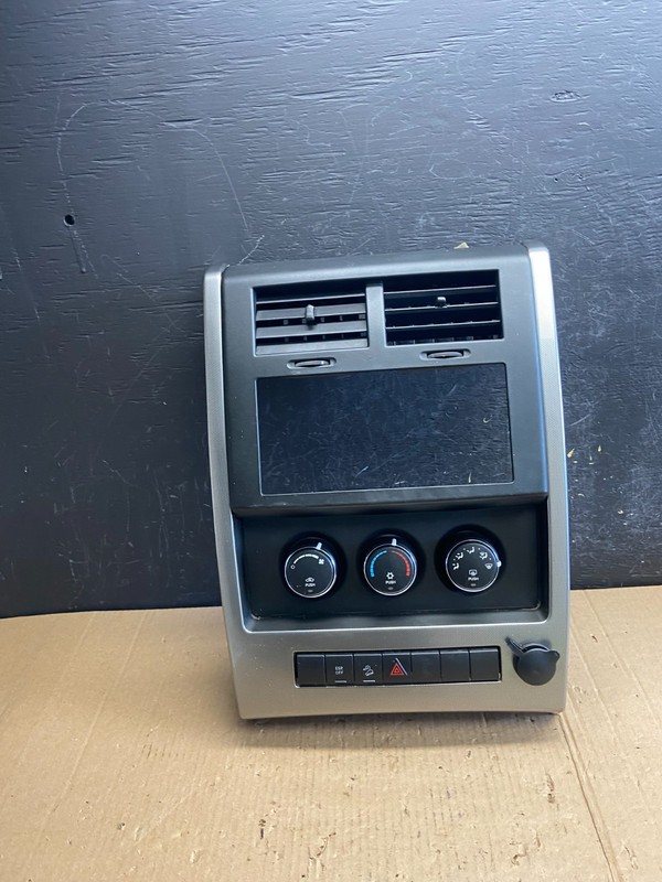2008 to 2012 Jeep Liberty Dash Climate Temperature Control Radio Bezel AE3936 DG