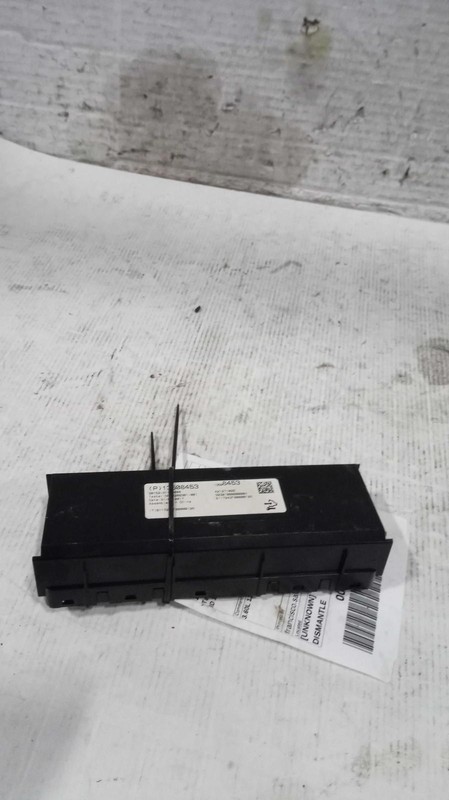 2018 Cadillac XTS A/C Temperature Control Module OEM Black 13508453 Used