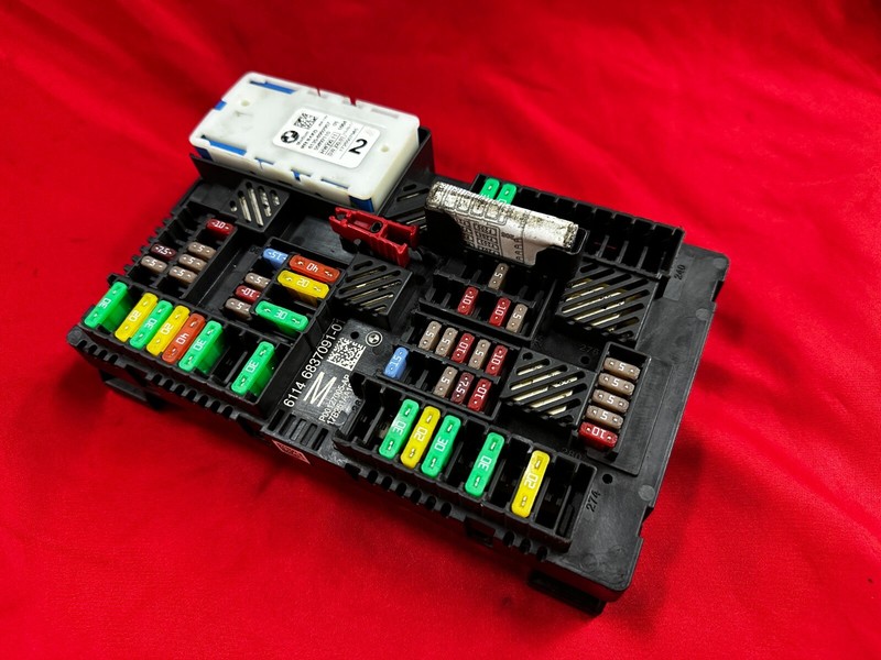 BMW G12 G15 G30 5/7/8 Series Rear Trunk Power Distribution Fuse Box Relay OEM ✅