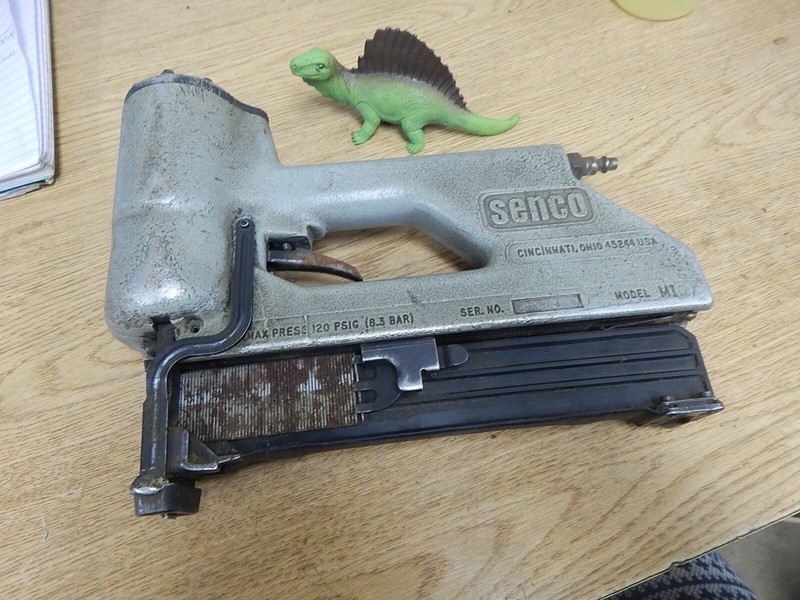 Senco M1 86400408 Staple Gun *FREE SHIPPING*