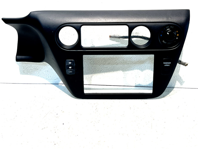 99-04 Honda Odyssey Center Dash Radio Climate Control Temperature Bezel OEM