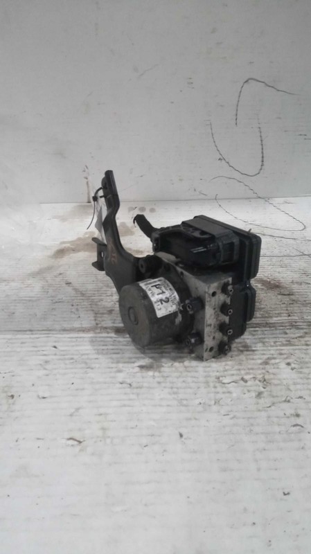 Used ABS Pump and Motor Assembly fits: 2018 Kia Soul actuator and pump assembly