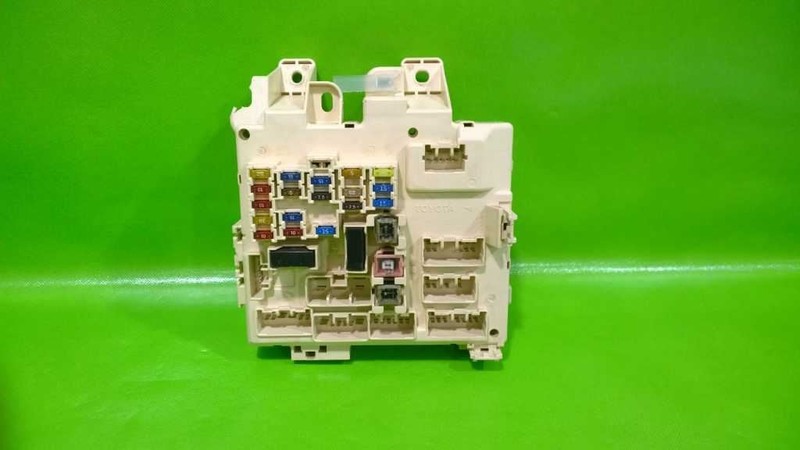98 CAMRY INTERIOR CABIN FUSE RELAY JUNCTION BOX OEM 4260-14