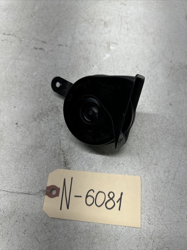 2016-2020 TESLA MODEL X RIGHT SIDE LOW NOTE TONE HORN SIGNAL 6081 B36