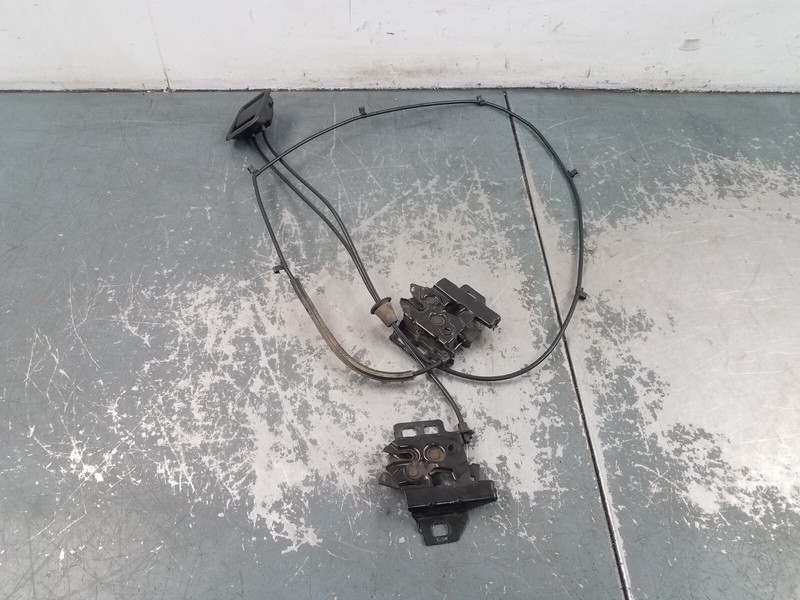 2004 Chevy Corvette C5 Hood Latch / Release#2671 M4