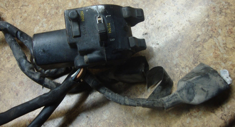 1981 Kawasaki KZ750 KZ 750 H KZ750H Left Switches Controls Turn Lights Horn 81