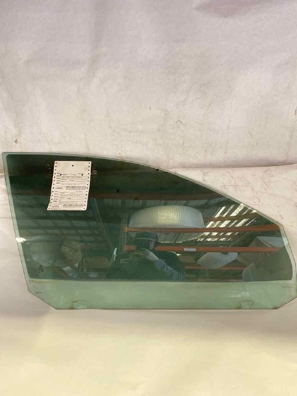 Front Door Glass/window JETTA Right 05 06 07 08 09 10 11 12 13 14