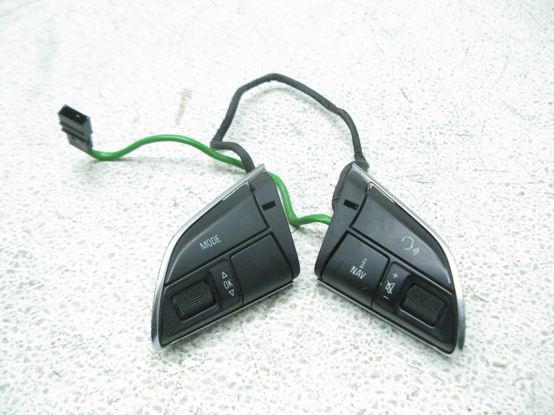13-16 AUDI B8 A4 S4 Q7 STEERING WHEEL SWITCH BUTTONS MULTIFUNCTION OEM 091422