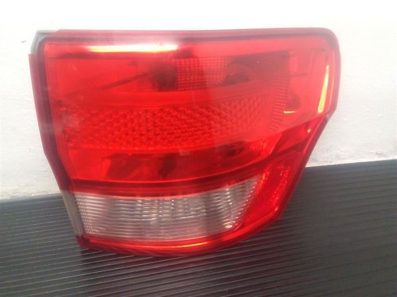 11-13 Jeep Grand Cherokee Right Passenger Quarter Tail Light Lamp OEM 57010274AF