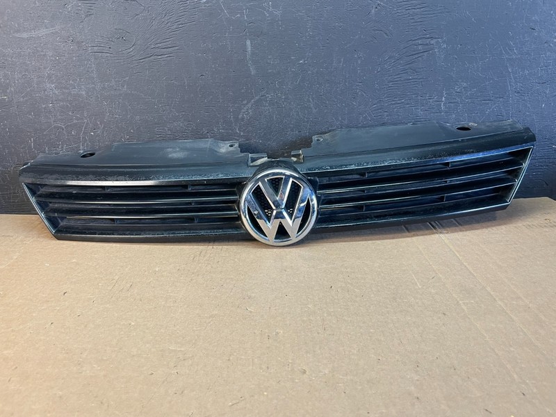 2011 to 2014 Volkswagen Jetta SedanFront Upper Grille Grill OEM ae0800 DG