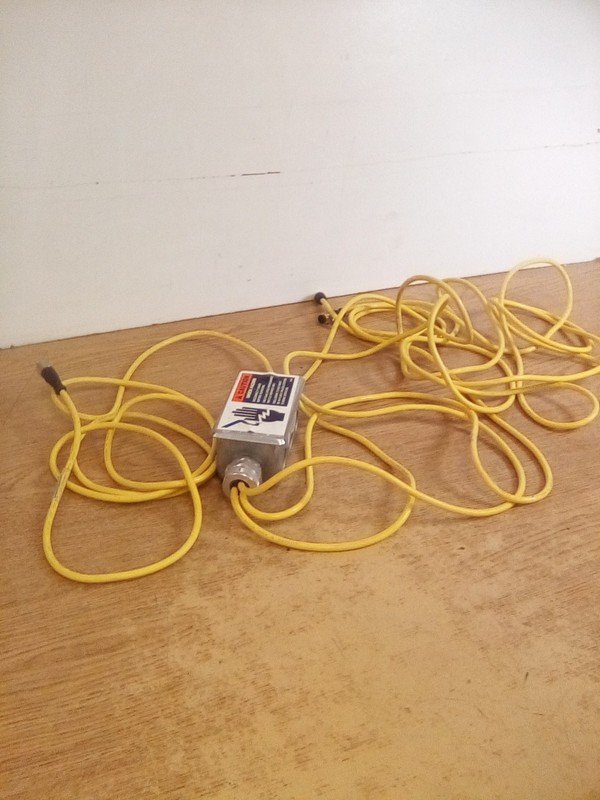 Steel City 58372-1/2 Junction Box W/4 Banner DEE2R-515D Cordset
