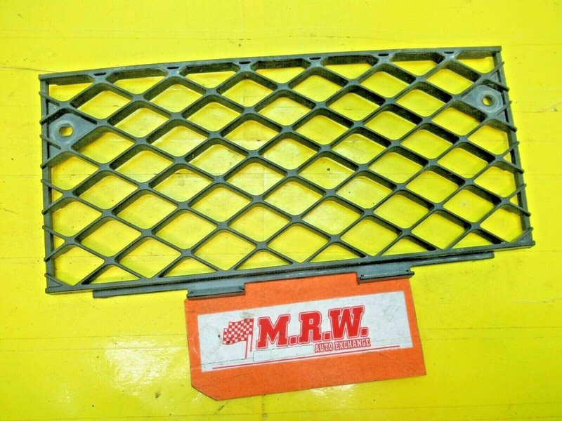 GRILLE GRILL FRONT CENTER BUMPER COVER MESH TRIM oem 03 04 05 TOYOTA MR2 SPYDER