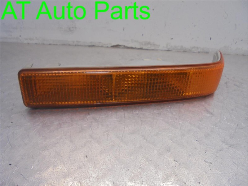 98 99 00 01 02 03 CHEVY S10 FRONT RIGHT PARK TURN SIGNAL OEM 15098267 1509827