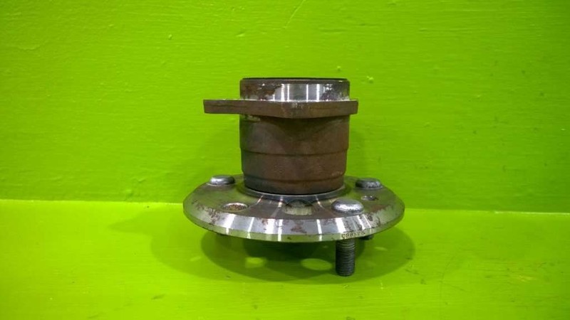 02 03 04 TOYOTA CAMRY REAR WHEEL HUB OEM 2798-25