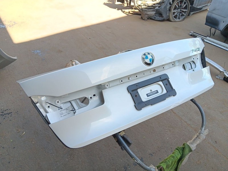 20-22 BMW G12 740i 750i Trunk Lid Deck Lid Hatch White 41009481034