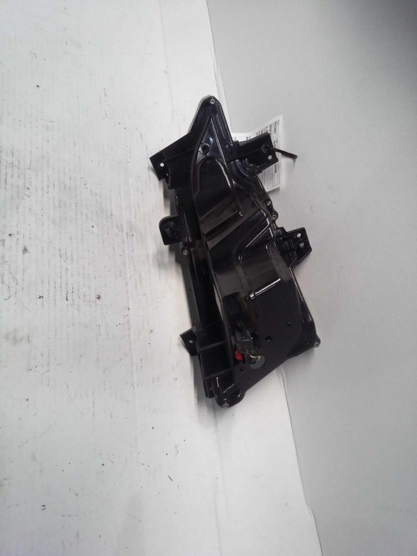 Used Turn Signal / Parking Light Assembly fits: 2019 Lincoln Mkc Park Lamp-Turn