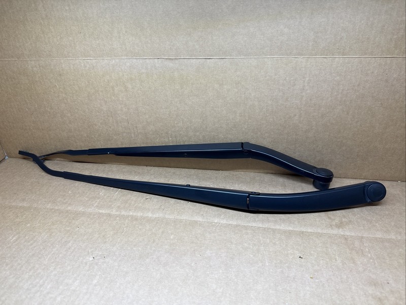 2022-2025 HYUNDAI TUCSON WINDSHIELD WIPER ARM SET OEM