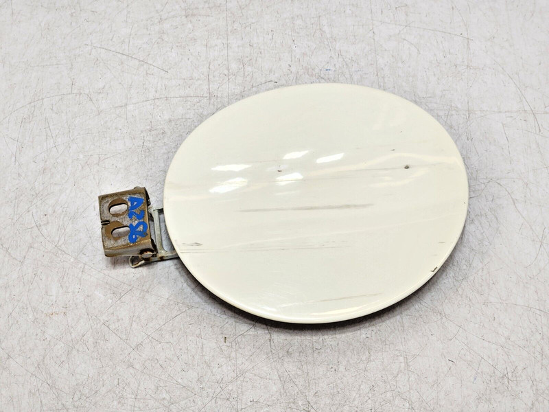 ✅ 03-08 OEM Maserati Quattroporte M139 Fuel Gas Tank Flap Lid Cover Cap White *