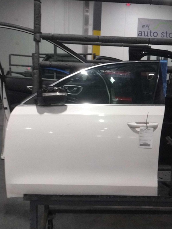 2013-2015 Volkswagen Passat Left Door White 4DR Sedan OEM Used Part 249433