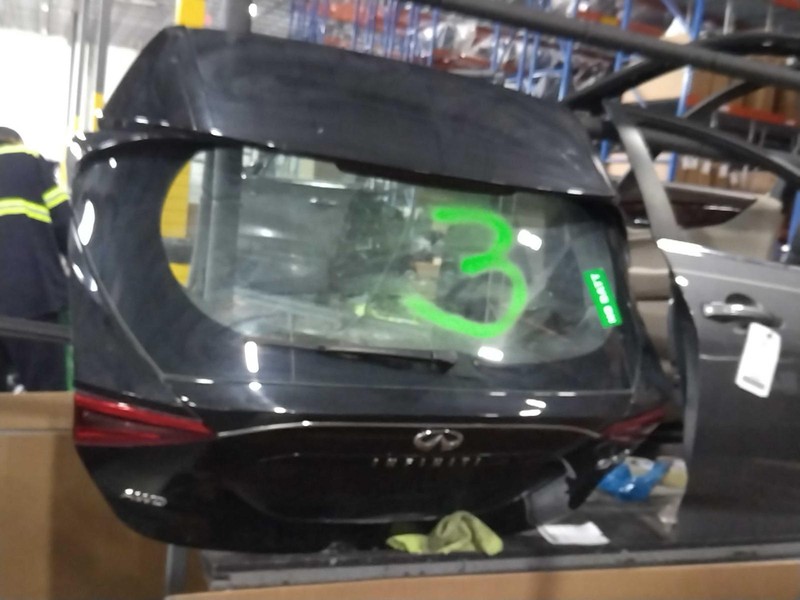 2018 INFINITI QX30 OEM Black Tailgate 657943, 43K Miles, Warranty 6 Months