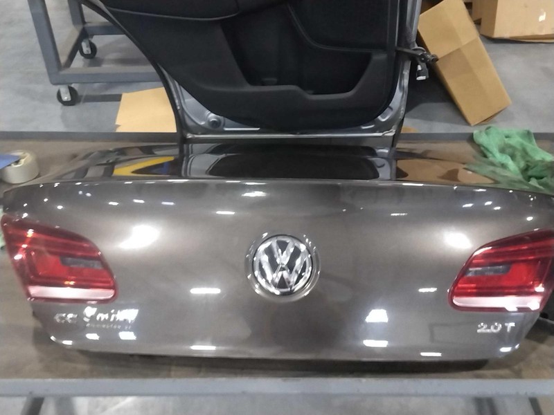 2013 Volkswagen CC Deck Lid Trunk Lid Grey OEM 3C8827025D 43K Miles