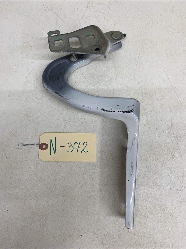 20-22 Tesla Model Y 2 Right Passenger Side Hood Hinge RH 1496268-00-B 372 B82