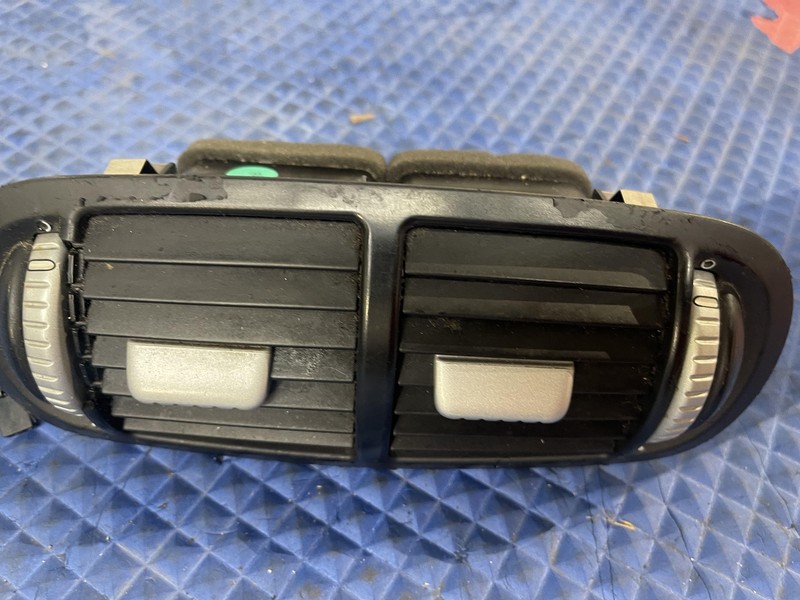 2003-2010 Porsche Cayenne Front Vent Tested Oem