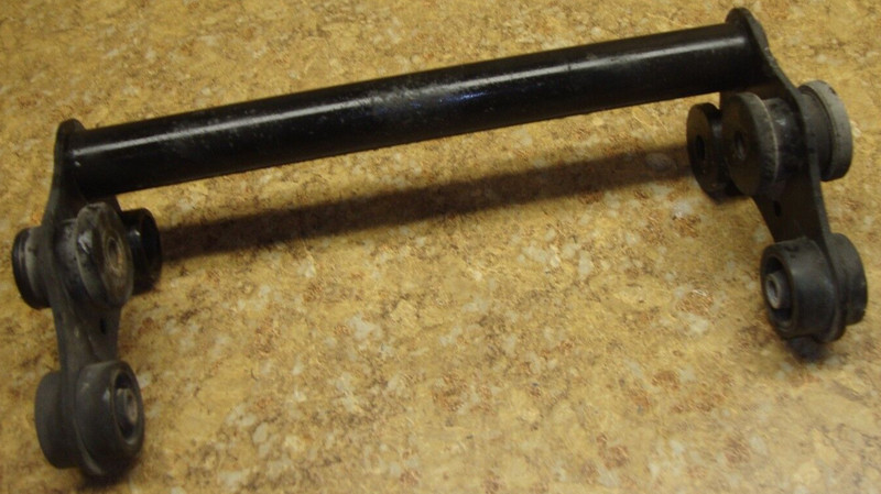 2001 Yamaha FZS1 FZ1 FZ 1 FZS1000 1000 Fazer Engine Frame Support Mount Bracket