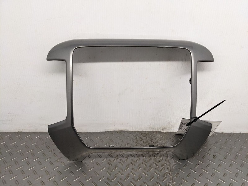 2014-2018 SILVERADO SIERRA CENTER DASH RADIO CLIMATE TRIM BEZEL 1170089