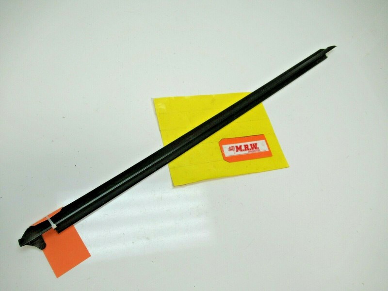 DOOR MOLDING TOP OUTER GLASS WINDOW PANEL RIGHT PASSENGER for 00-05 MR2 SPYDER