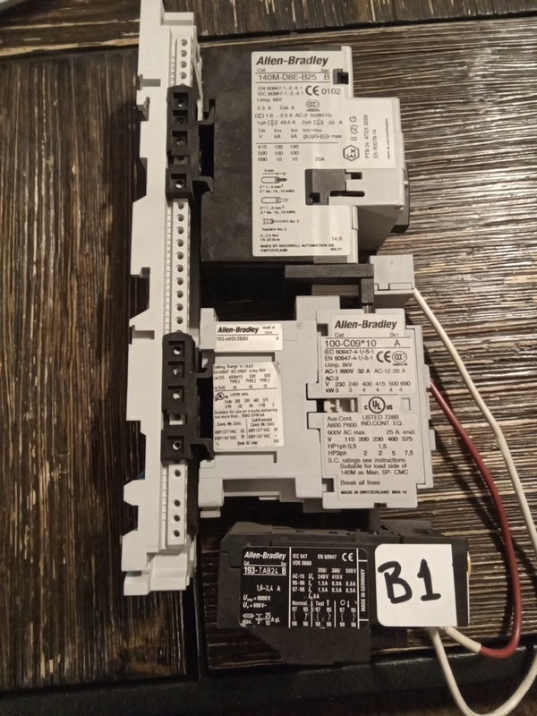 Allen-Bradley 140M-D8E-B25 Ser. B Motor Circuit ProtectorW/ 100-C09*10 Ser.A &