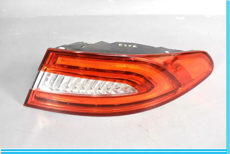 12-15 Jaguar X250 XF XFR Rear Right Side Tail Light Lamp CX2313404AC OEM