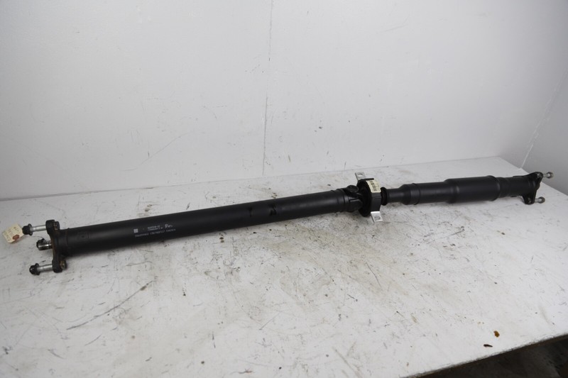 2017-2022 BMW 530I XDRIVE 2.0L REAR DRIVE SHAFT DRIVESHAFT PROPELLER OEM 8685908