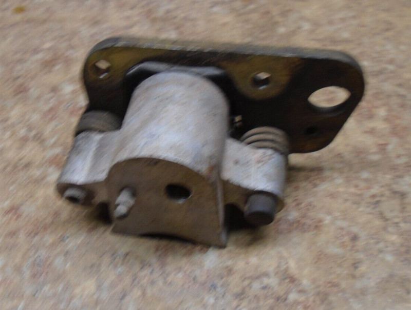 2002 Polaris Magnum 325 4X4 ATV Left Front Disk Brake Caliper 2001 2000 1999 02