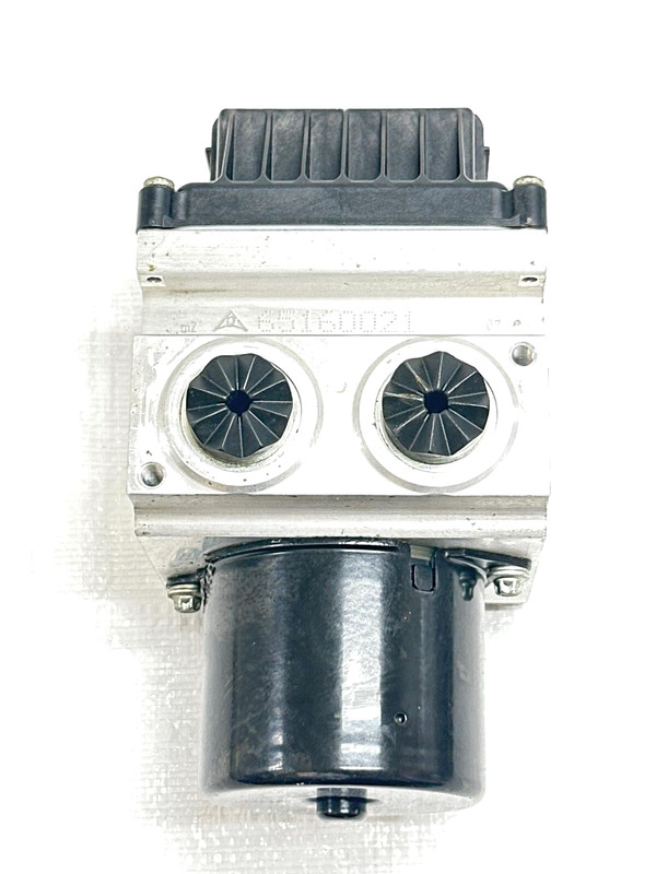 2006 Passat ABS Pump Control Unit Hydraulic Block OEM 15594302