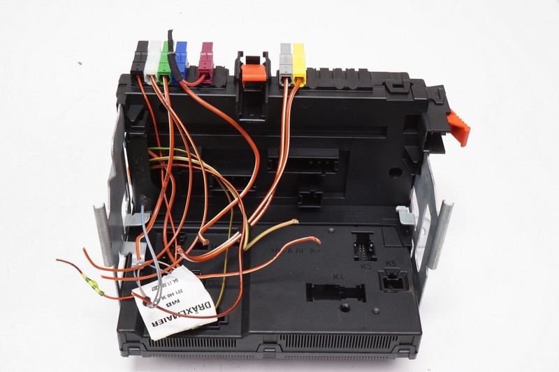 MERCEDES W221 S-Class Rear SAM Module Relay Fuse Box OEM 2008 - 2010