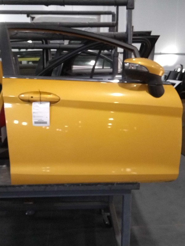 2011-2019 Ford Fiesta Front Right Door Yellow Good Condition 4DR HTBK