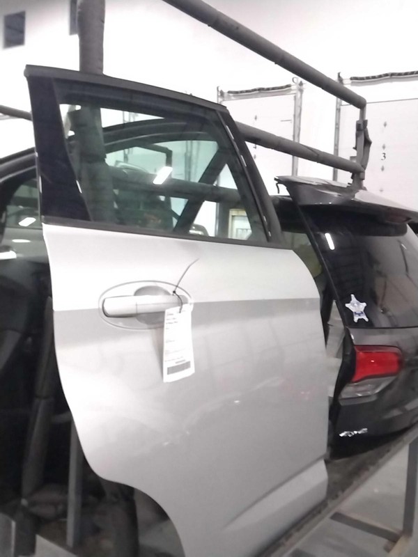 2018 Ford C-MAX Rear Right Door Silver Used OEM 568912 105K Miles