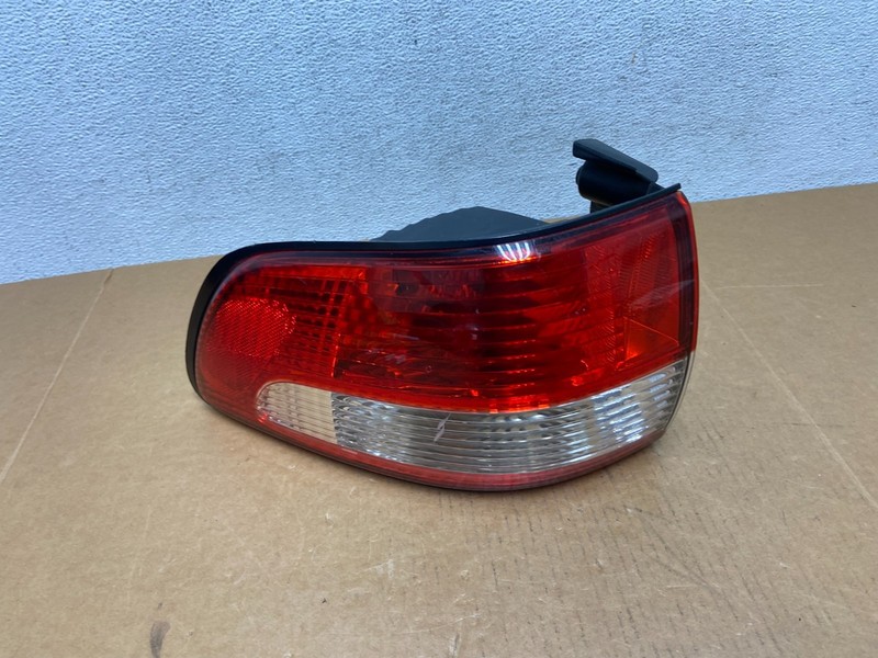 2001 2002 2003 Toyota Sienna Left Driver Lh Side Tail Light OEM AD9021 DW