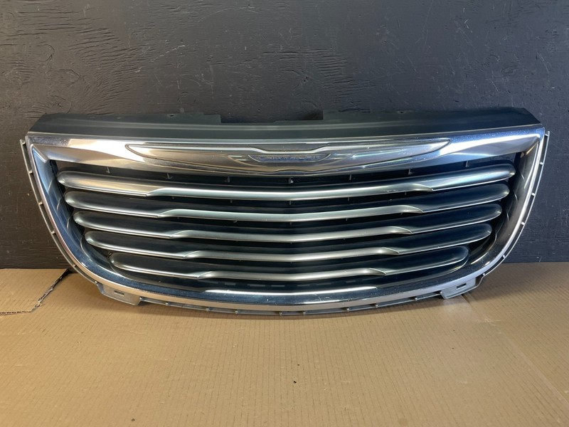 2011 to 2016 Chrysler Town & Country Front Upper Grill Grille Oem AE3513 DG