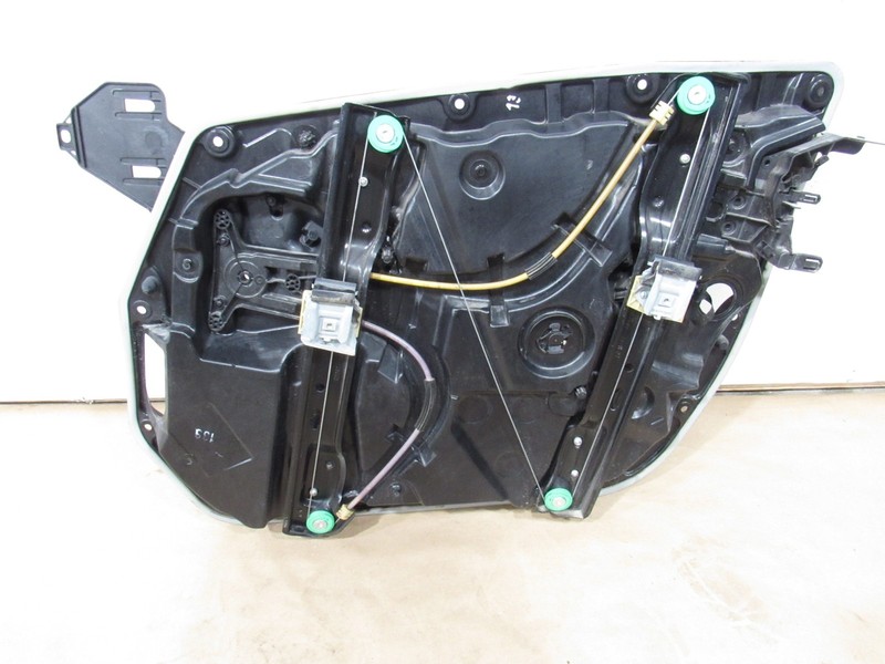 16-21 Mercedes GLC300 X253 2019 Front Left Door Window Regulator Carrier ; :A