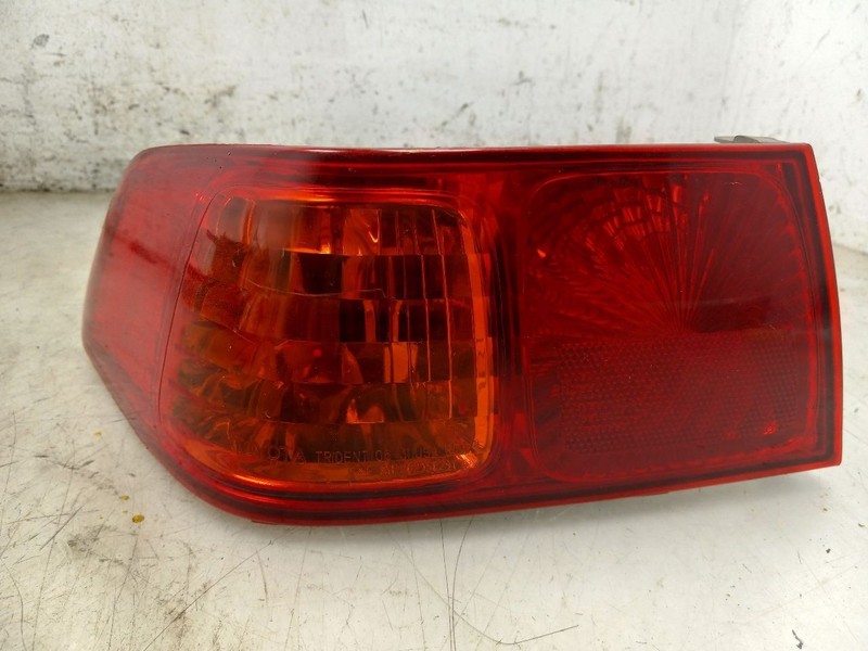 00 01 TOYOTA CAMRY DRIVER LEFT TAIL LIGHT QUARTER PANEL MOUNTED