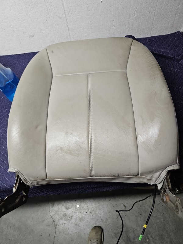 2006-2008 Chevy Impala Front Right Passenger Seat Upper From SS Leather