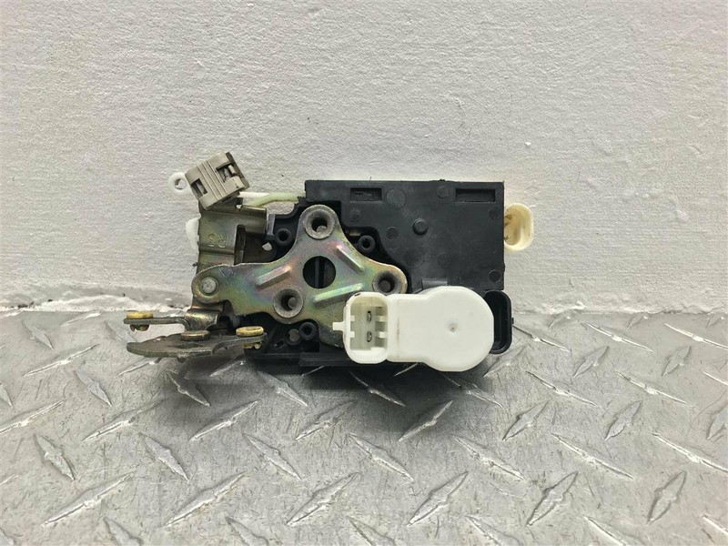 2003 GMC SIERRA 1500 PASSENGER FRONT ACTUATOR POWER OEM 16639868