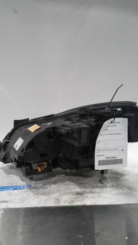 Used Right Headlight Assembly fits: 2016 Mercedes-benz Mercedes e-class 207 Type