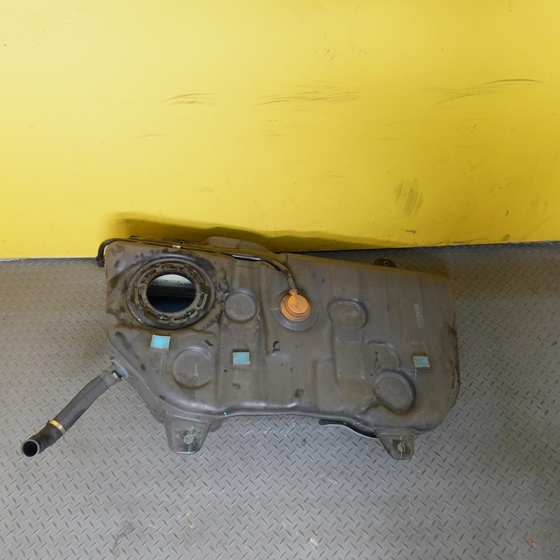 2022-2024 HYUNDAI TUCSON FUEL GAS TANK RESERVOIR W/ SHIELD OEM 31150CW000