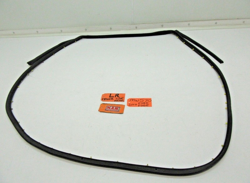 LEFT REAR DOOR PANEL RUBBER SEAL BODY STRIP WEATHER STRIPPING CLIPS TO DOOR