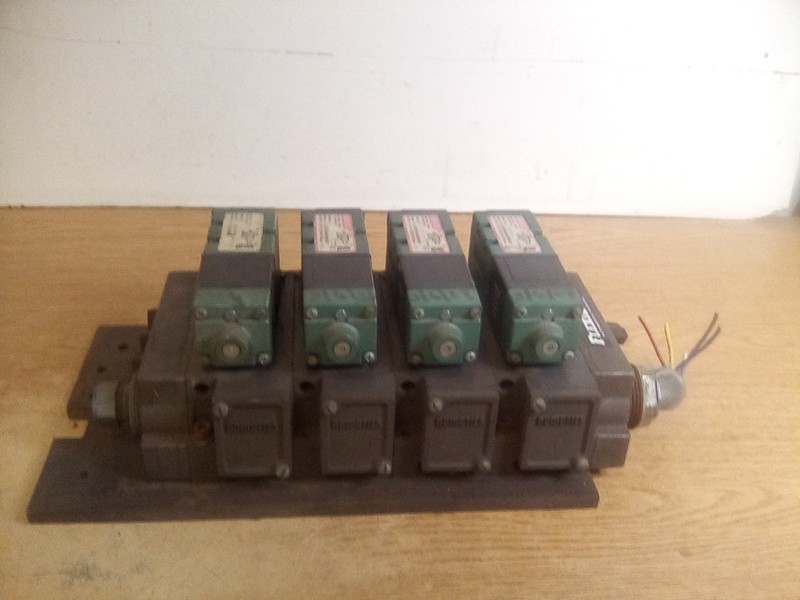 Numatics Flexiblok 152SA400K000030 Solenoid Valve Bank